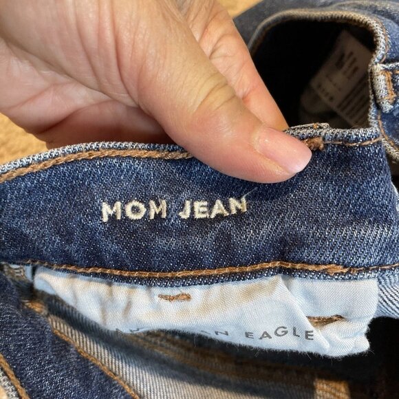 American Eagle Mom Jeans Denim Size 0 XL Button Fly Relaxed Fit Cropped Raw Hem - Picture 9 of 15